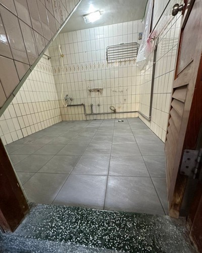 台中浴室修繕, 台中浴室整修, 台中浴室翻新, 台中地磚壁磚鋪設, 台中衛浴設備打除, 台中浴室翻修費用?, 台中浴缸拆除,
台中拆除清運, 台中配電改管, 台中打底防水, 台中貼壁磚地磚, 台中浴室空間規劃, 台中泥作工程, 台中店面裝修, 台中地面磁磚打除, 台中磁磚鋪貼, 台中泥作工程, 台中地面磁磚打除, 台中磁磚鋪貼