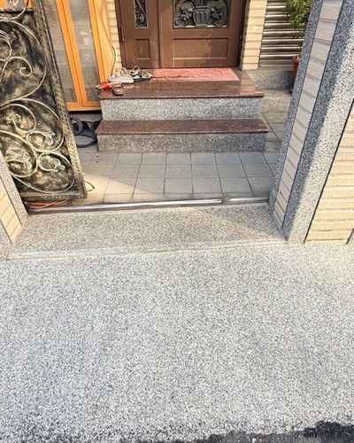 台中抿石子工程, 台中門面修改, 台中龍井地坪工程、水泥澆置工程...地面灌漿，地面平整, 請撥TEL：0983-725-888李先生