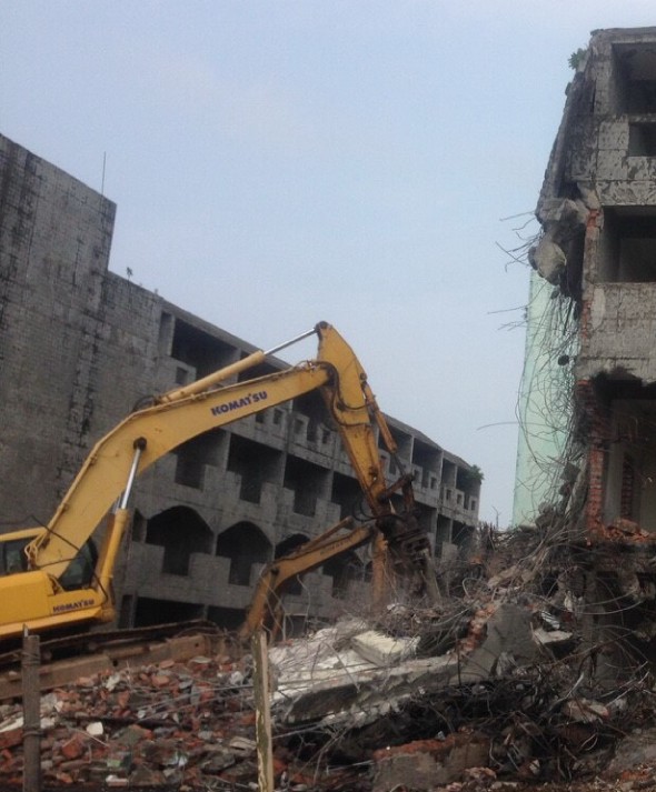 台中西屯工廠拆除, 台中西屯廠房拆除, 台中西屯拆除工程, 台中西屯房屋拆除, 台中西屯拆厝翻修，台中西屯室內局部拆除、 台中西屯室內外拆除、台中西屯鐵鋁窗拆除、台中西屯裝潢拆除、台中西屯隔間拆除、台中西屯輕質隔間牆拆除、台中西屯RC拆除，台中西屯專業拆除